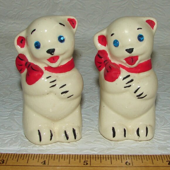 Vtg Shawnee Bear w/Bow Salt & Pepper SHAKER SET, Blue Rhinestone Eyes - Picture 1 of 7